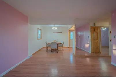 7802 Warwick Avenue, Darien, IL 60561 - Photo 5