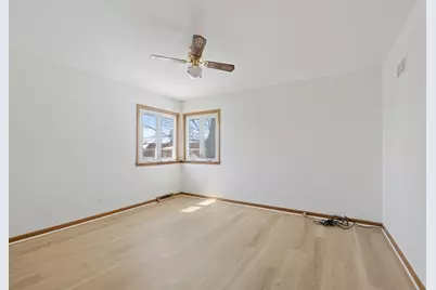 4738 N Potawatomie Avenue, Chicago, IL 60656 - Photo 17