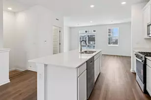 543 Yosemite Wy, Mundelein, IL 60060 - Photo 9