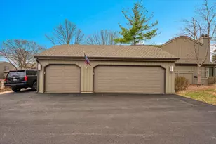 196 Shoreline Rd, Lake Barrington, IL 60010 - Photo 25