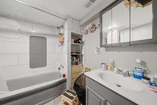 943 N Fairfield Ave, Chicago, IL 60622 - Photo 19