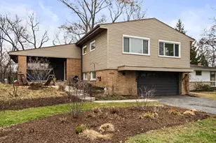 6323 N Kirkwood Ave, Chicago, IL 60646 - Photo 1