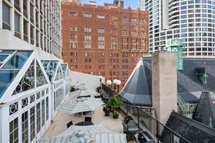 111 E Chestnut St, Chicago, IL 60611 - Photo 37