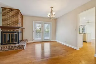 417 River Bluff Cir, Naperville, IL 60540 - Photo 5