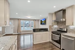 250 N Irving Ave, Hillside, IL 60162 - Photo 9