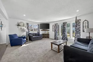 6059 Pioneer Terrace, Dekalb, IL 60115 - Photo 7