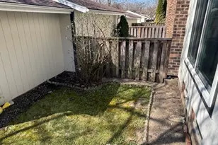 211 Applewood Ln, Bloomingdale, IL 60108 - Photo 3