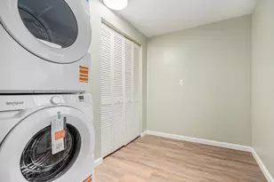 215 W Main St, Kirkland, IL 60146 - Photo 17