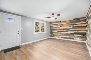 215 W Main St, Kirkland, IL 60146 - Photo 5