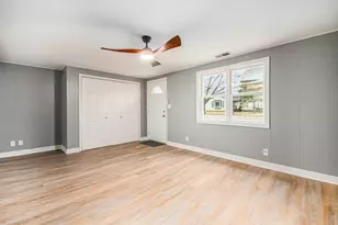 215 W Main St, Kirkland, IL 60146 - Photo 9