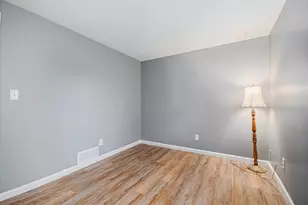 215 W Main St, Kirkland, IL 60146 - Photo 21