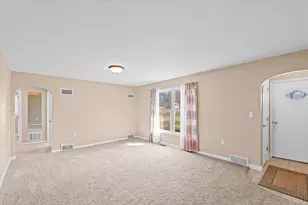 1019 N Sangamon Ave, Gibson City, IL 60936 - Photo 5