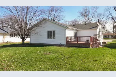 1019 N Sangamon Avenue, Gibson City, IL 60936 - Photo 3