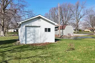 1019 N Sangamon Ave, Gibson City, IL 60936 - Photo 31