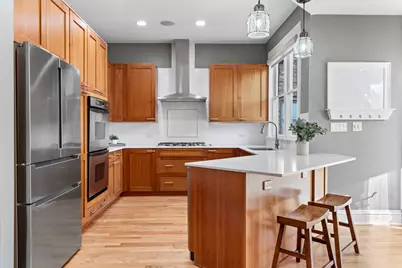 1903 W Berteau Avenue, Chicago, IL 60613 - Photo 13