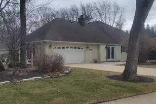 26W055 Cree Ln, Wheaton, IL 60189 - Photo 3