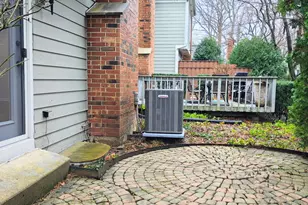 12 Sommerset Ln, Lincolnshire, IL 60069 - Photo 27