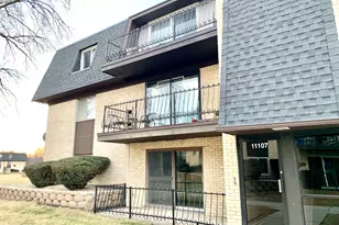 11107 S 84th Ave, Palos Hills, IL 60465 - Photo 3