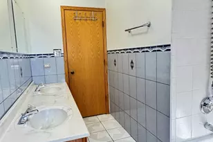 7110 W 82nd Pl, Burbank, IL 60459 - Photo 7