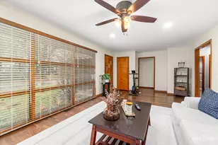 110 N Lew St, Plano, IL 60545 - Photo 3