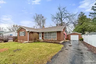 110 N Lew St, Plano, IL 60545 - Photo 1