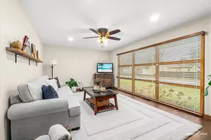 110 N Lew St, Plano, IL 60545 - Photo 5