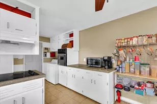 2112 Campbell Dr, Champaign, IL 61820 - Photo 11