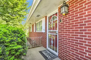2112 Campbell Dr, Champaign, IL 61820 - Photo 5