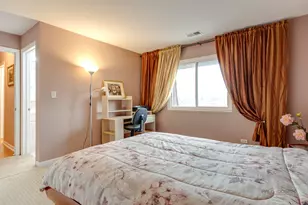 7 Oak Creek Dr, Buffalo Grove, IL 60089 - Photo 13