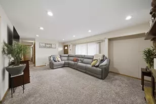 8132 S 83rd Ct, Justice, IL 60458 - Photo 5