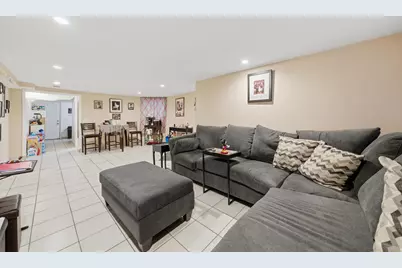 3975 W Barry Avenue, Chicago, IL 60618 - Photo 35