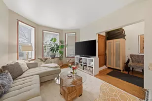 3975 W Barry Ave, Chicago, IL 60618 - Photo 7