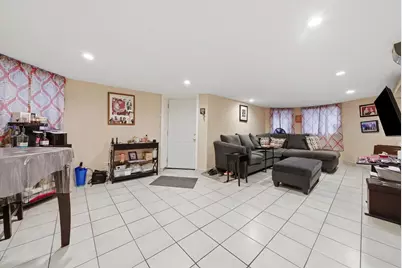 3975 W Barry Avenue, Chicago, IL 60618 - Photo 33