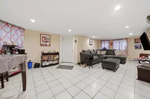 3975 W Barry Ave, Chicago, IL 60618 - Photo 33