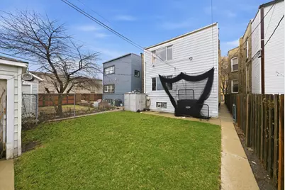 3975 W Barry Avenue, Chicago, IL 60618 - Photo 47