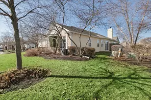 2382 Carillon Dr, Grayslake, IL 60030 - Photo 17
