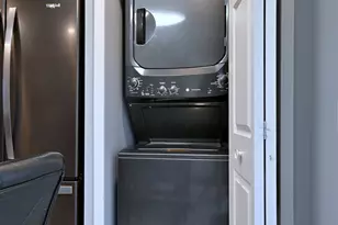 910 Greenfield Dr, Aurora, IL 60506 - Photo 9