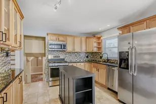 8507 Blueridge Ave, Hickory Hills, IL 60457 - Photo 13