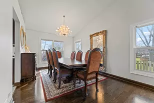 2409 Baldwin Ct, Schaumburg, IL 60193 - Photo 7