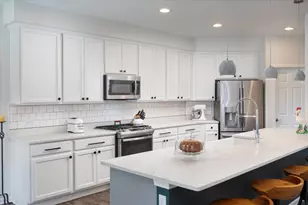 27W119 Redbud Ln, Winfield, IL 60190 - Photo 5