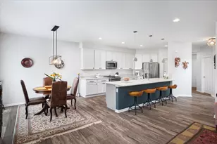 27W119 Redbud Ln, Winfield, IL 60190 - Photo 7