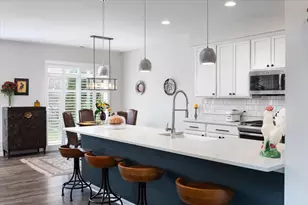 27W119 Redbud Ln, Winfield, IL 60190 - Photo 9