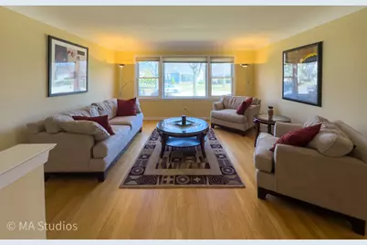 8912 Harms Road, Morton Grove, IL 60053 - Photo 5