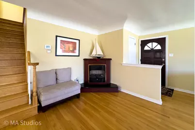 8912 Harms Road, Morton Grove, IL 60053 - Photo 9