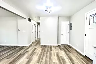 859 Foran Ln, Aurora, IL 60506 - Photo 5