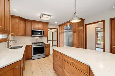225 Fairway Drive, Prospect Heights, IL 60070 - Photo 17