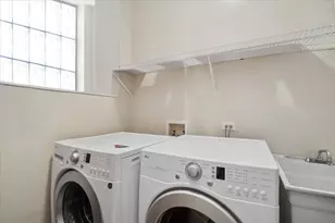 840 E 52nd St, Chicago, IL 60615 - Photo 21