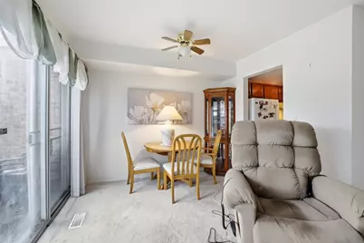 2018 Quaker Hollow Lane, Streamwood, IL 60107 - Photo 7