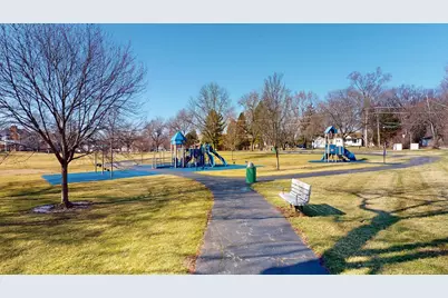 1135 Thompson Boulevard, Buffalo Grove, IL 60089 - Photo 25