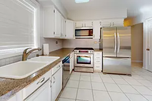 1135 Thompson Blvd, Buffalo Grove, IL 60089 - Photo 5